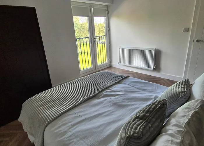 Spacious City Apartment & Free Parking Birmingham