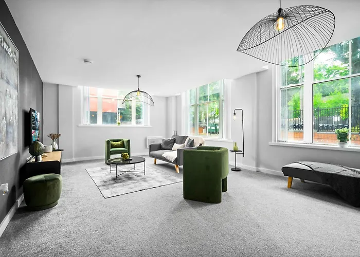 Stylish Apartment - Secure Parking - Gated Development - Near Jq & Birmingham City Centre 6Sh