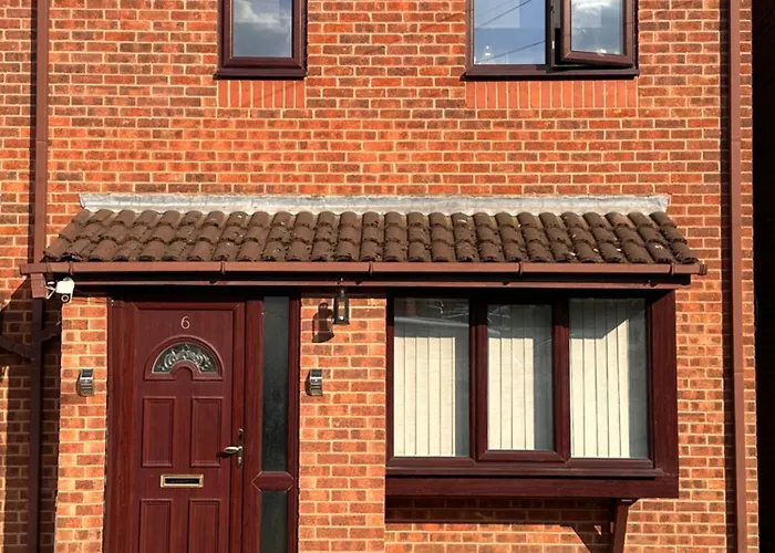 Four Bedrooms And Two Bathrooms Up To Nine People Birmingham