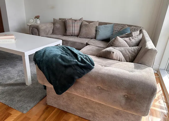 Centrally Located 1Br Apt Near Edg Cricket, University Of Bham, Priory Hospital & Cannon Hill Park Birmingham