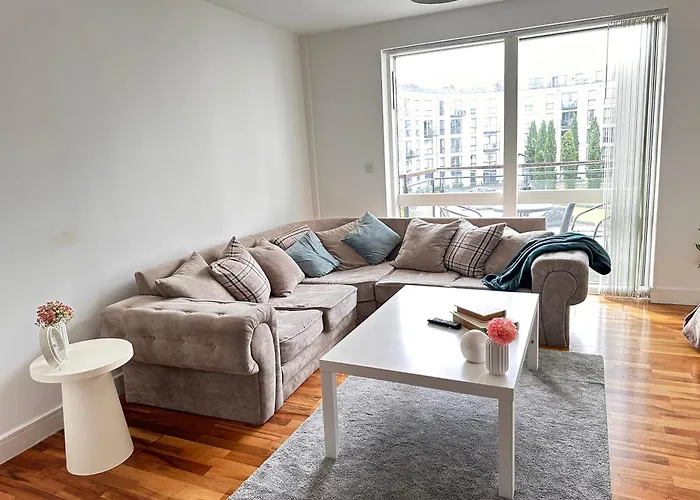 Centrally Located 1Br Apt Near Edg Cricket, University Of Bham, Priory Hospital & Cannon Hill Park Birmingham