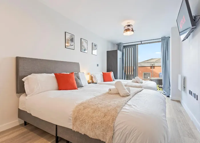 Urban Meadow With Onstreet Park- Netflix Apartment Birmingham