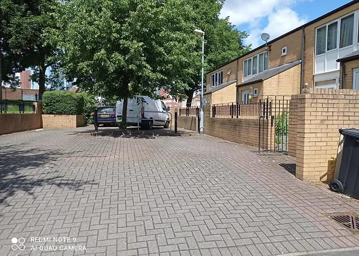 Luxury New House With Free Parking Apartment Birmingham