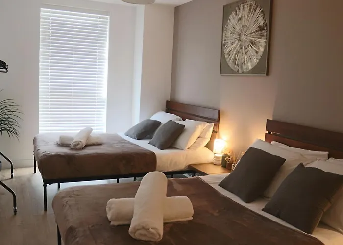 Truffle Suite -City Centre Sleeps Upto 6 - Near Utilita Arena, Icc - Pool Table & Free Wifi Birmingham
