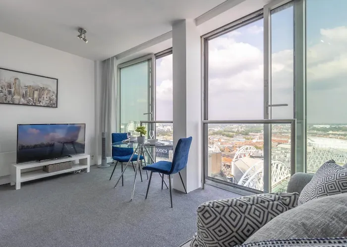 Bullring Modern & Stylish Apartment With City Skyline Views & Free Parking Birmingham