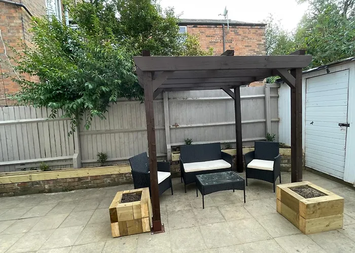 Flat 2, 297 Gillott Road, B16 0Rt Apartment Birmingham
