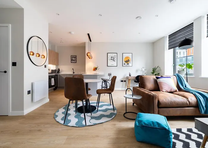 Kula Birmingham - New Street Station Apartment