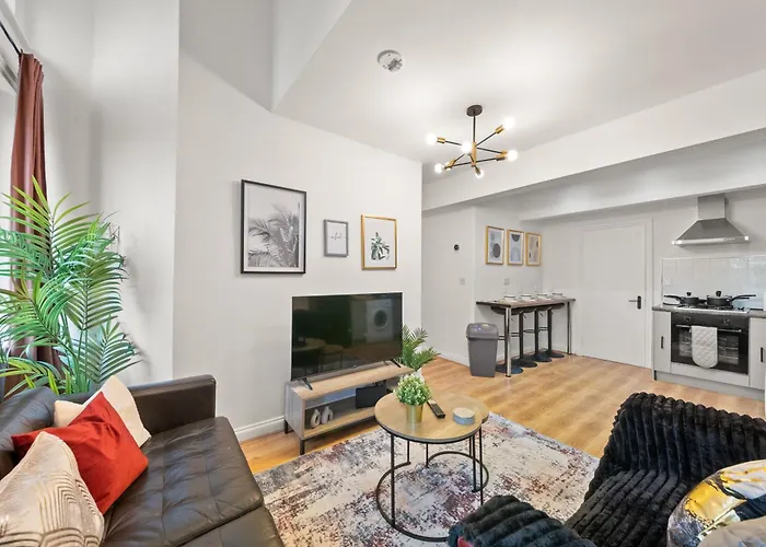 The Hallmark 3Br Apt Jq Birmingham, Parking & Wifi