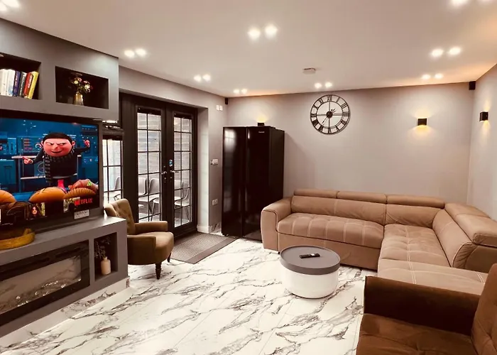 Urban Escape 4Bedroom House- With Free Private Parking - Birmingham City