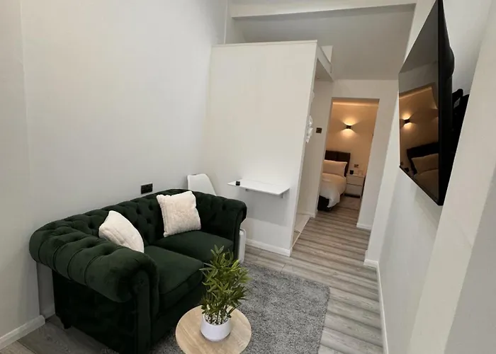 The Garage Guest House Birmingham