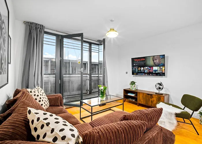 2Bed Arcadian Apartment - Balcony - Secure Parking 48Arc Birmingham