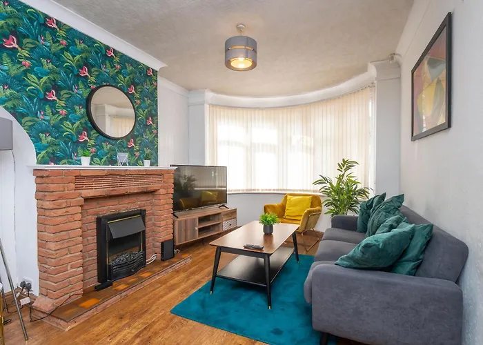Spacious 3Br Home With Driveway Near Nec & Airport Birmingham