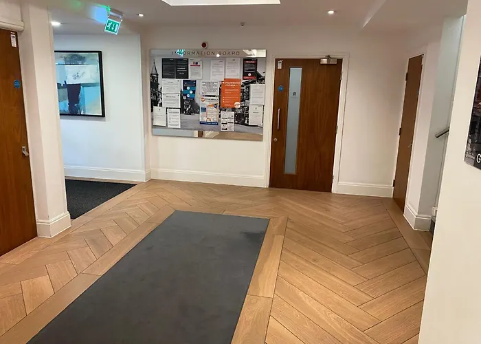 Broad St 1-Bed Sleeps 2 With Free Parking Apartment Birmingham
