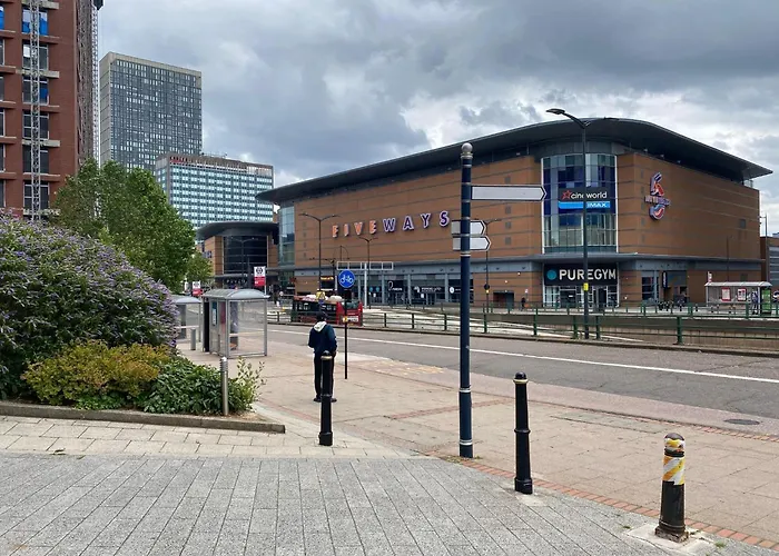 Broad St 1-Bed Sleeps 2 With Free Parking Apartment Birmingham