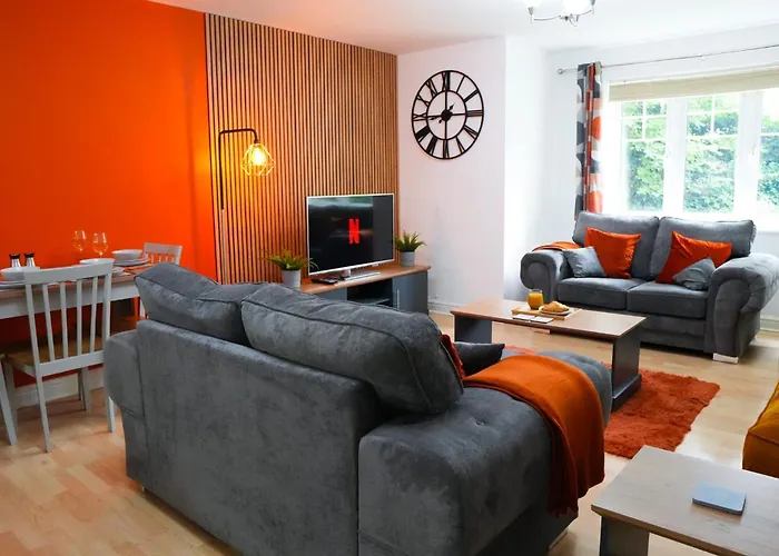 Whole 2-Bed Apartment - Contractors, Professionals, Ulez Free, Free Parking, B'Ham City 10Mins Birmingham