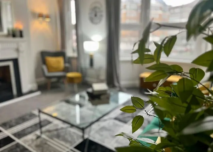 Meadows Court - Celeste Living Group - Mansion Style Apt Birmingham