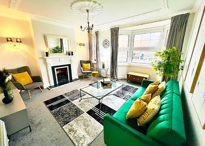 Meadows Court - Celeste Living Group - Mansion Style Apt Birmingham