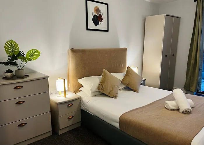 Last-Minute Escape L Don'T Delay L Sleeps Up To 4 L Free Parking L Spacious 2Bed 2Bath L Jvt Short Lets Birmingham