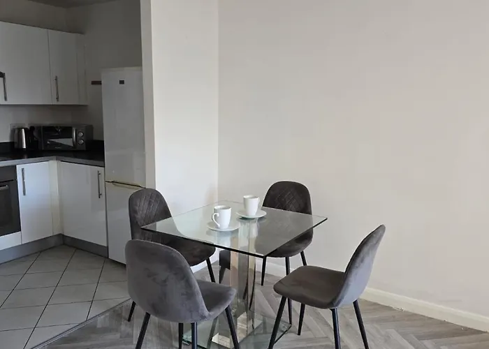 Luxury Green 1 Bed City Centre Apartment Close To Mailbox,Bullring, Broad Street For Leisure And Families Birmingham
