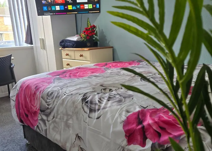 A Cosy Room With A King-Sized Bed & Netflix Tv Birmingham