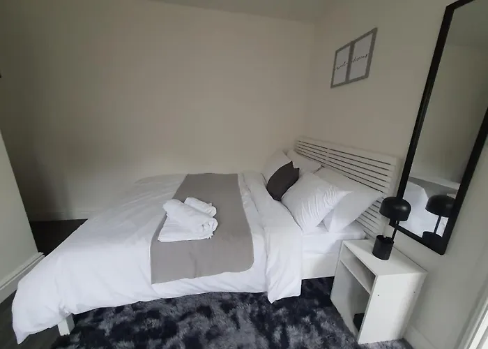 Private Room & En-Suite Bathroom - Long Term Stays & Contractors Welcomed Birmingham