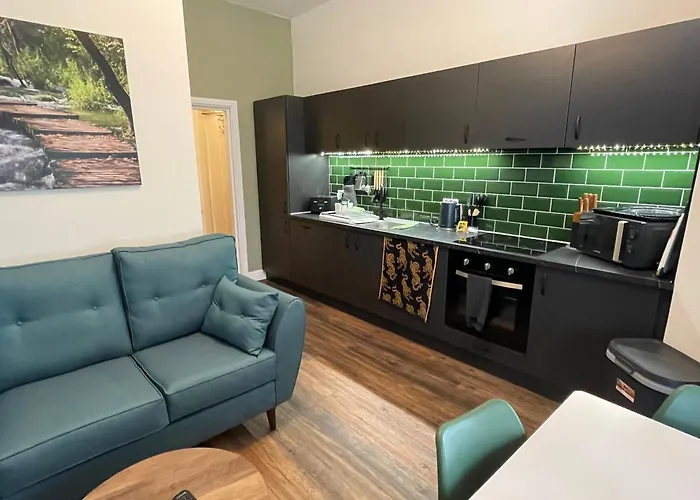 Flat 1, 297 Gillott Road, B16 0Rt Apartment Birmingham