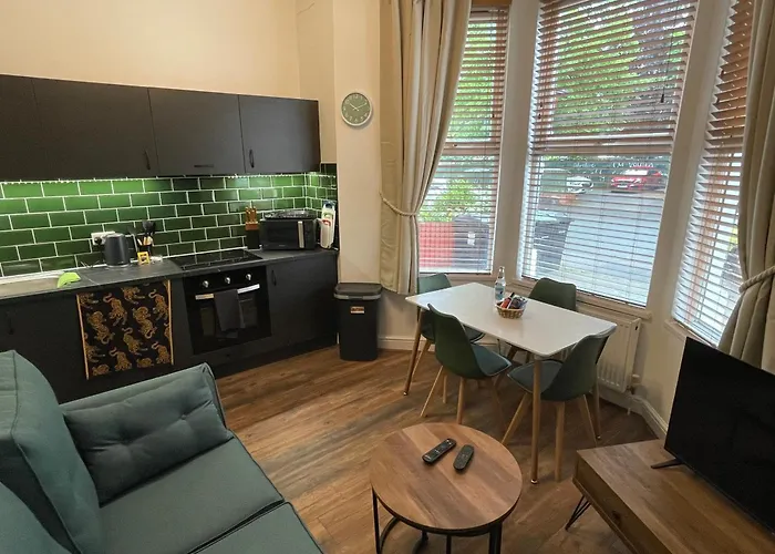 Flat 1, 297 Gillott Road, B16 0Rt Apartment Birmingham