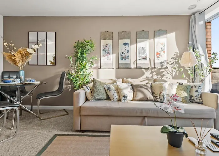 Pan Asian Haven With Balcony With Cityview And Free Parking Birmingham