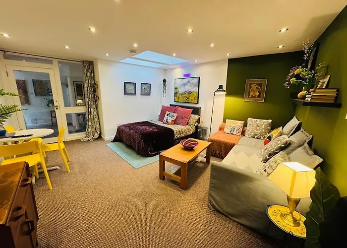 #11 Impressive And Spacious Studio Sleeps 4 - Perfect For Contractors And Families - Free Parking Birmingham