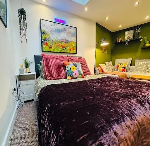 #11 Impressive And Spacious Studio Sleeps 4 - Perfect For Contractors And Families - Free Parking Birmingham