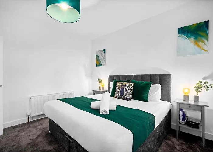 Stylish One Bedroom - Fast Wifi - On Street Parking 2Br Birmingham