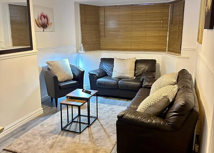 The Comfort House - Cosy 3 Bedroom House Birmingham