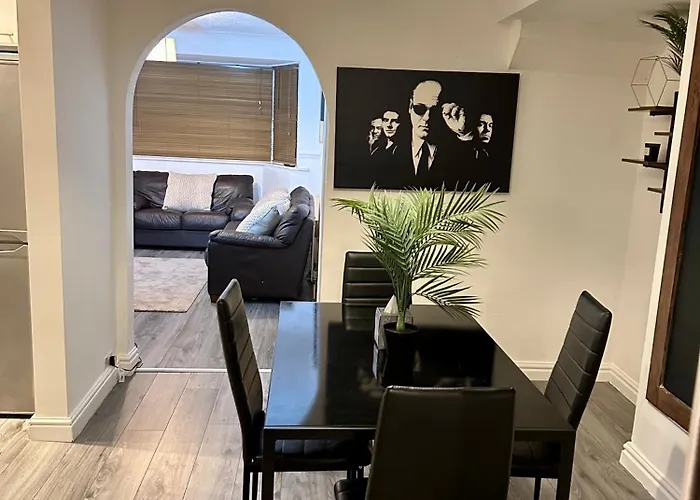 The Comfort House - Cosy 3 Bedroom House Birmingham