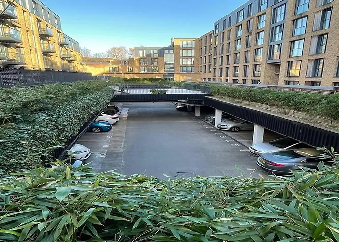 Spacious 1 Bed Apartment With Workspace, Coffee & Free Secure Parking Birmingham