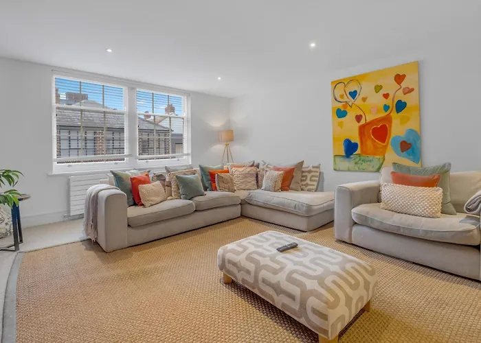 The Jade Suite - The Jewellery Suites, 3 Bed 3 Bath Birmingham
