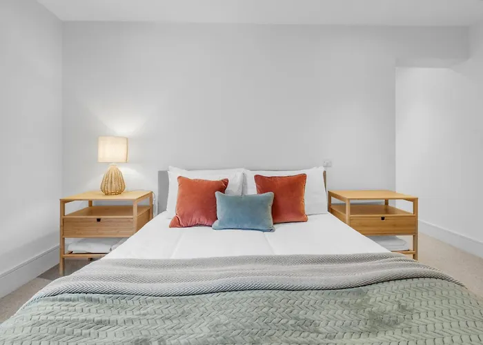 The Jade Suite - The Jewellery Suites, 3 Bed 3 Bath Birmingham