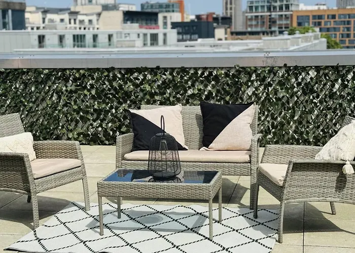 Birmingham Cube View Apartment