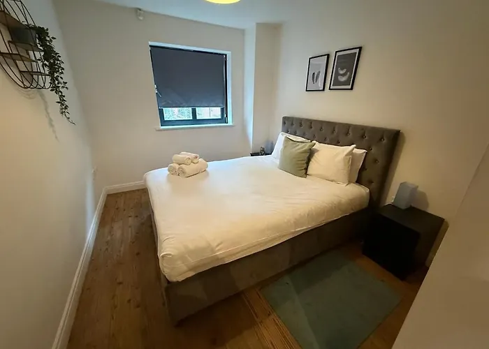 Stylish 2 Bedroom City Escape Birmingham
