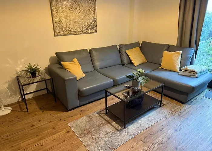 Stylish 2 Bedroom City Escape Birmingham