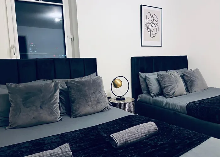 2 Bedroom Top Floor City View Birmingham