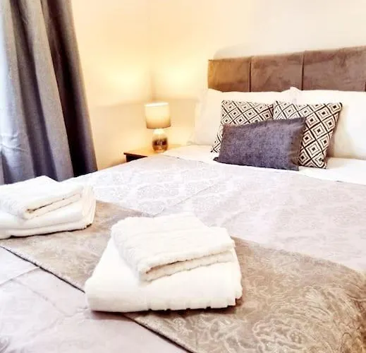 *The Secret Garden* Apartment Birmingham