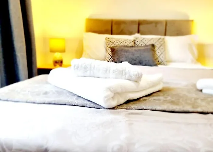 *The Secret Garden* Apartment Birmingham