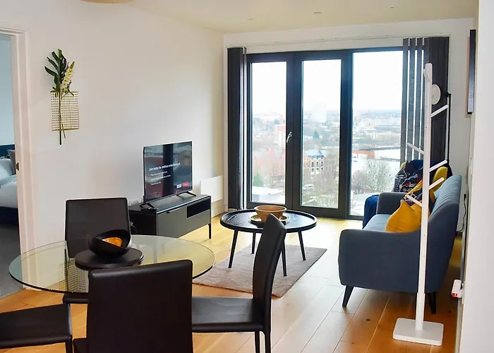 2 Bedroom Luxury Penthouse Birmingham City Centre! Free Parking On Site