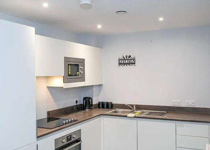 2Br-Sleeps4-Citycentre-Parking-Rooftop Birmingham