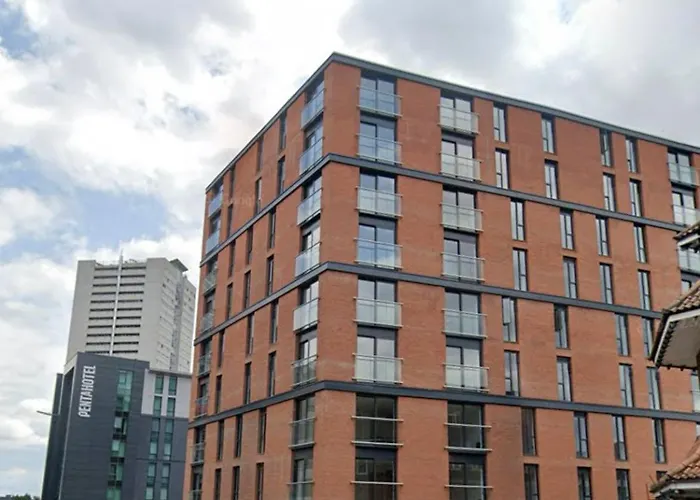Elmardi Residence -Central 2-Bed Apartment, 10-Min Walk To City Centre Birmingham