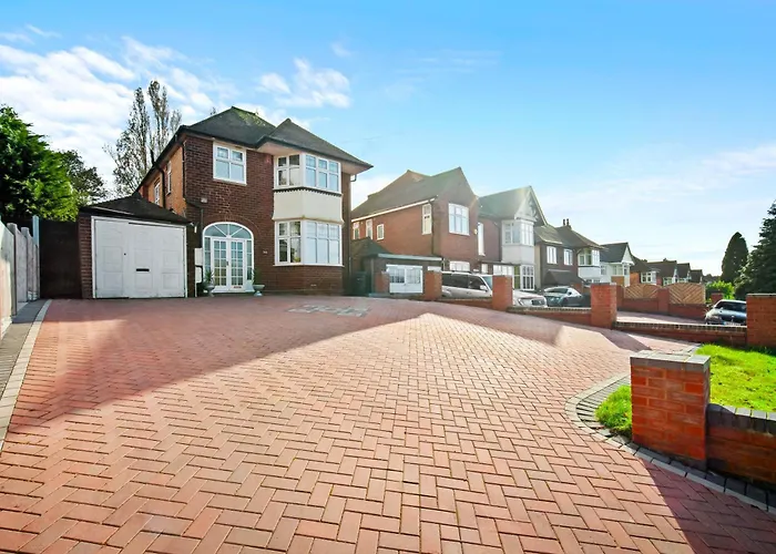Spacious 5 Bed House - 11 Guests - Netflix - Off Street Parking - Garden 316C Birmingham