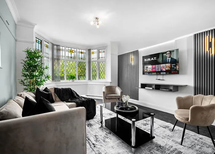 Spacious 5 Bed House - 11 Guests - Netflix - Off Street Parking - Garden 316C Birmingham