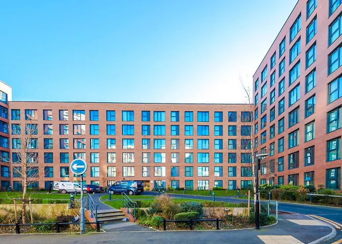 Axium City Suite, Sleeps 6, Central Location & High-Speed Wi-Fi Birmingham