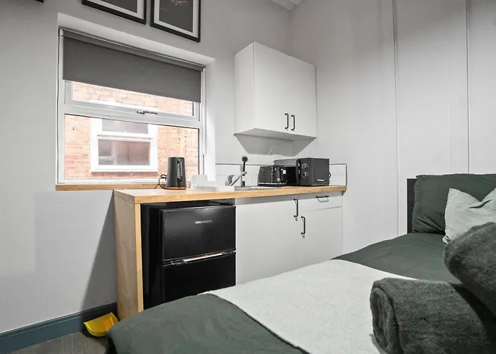 Warm Moseley Studio - 6 Birmingham