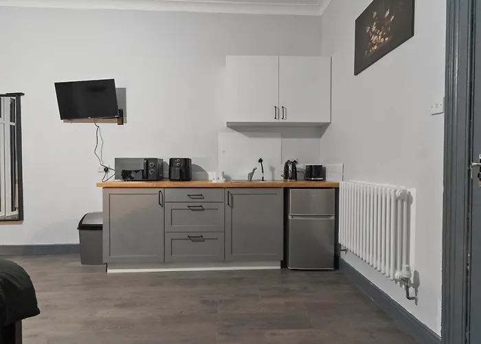 Modern Moseley Studio - 3 Birmingham